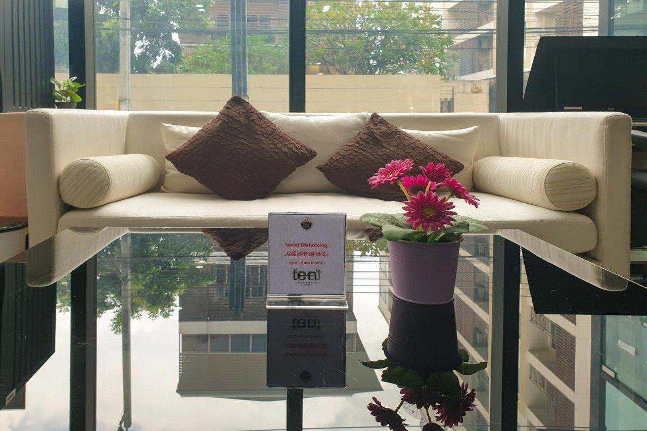 Ten Ekamai Suites By Aspira - Sha Certified Bangkok Exterior foto