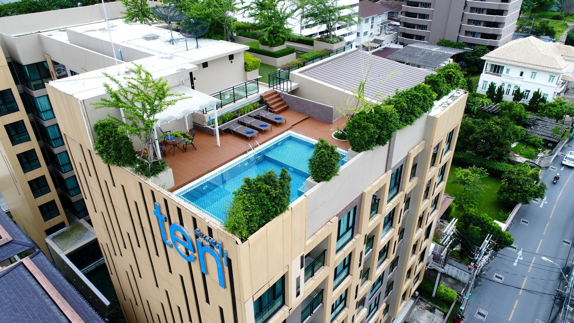 Ten Ekamai Suites By Aspira - Sha Certified Bangkok Exterior foto